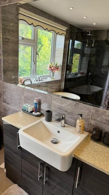 Stunning Double Bedroom Greenwich London With Private Bathroom ภายนอก รูปภาพ